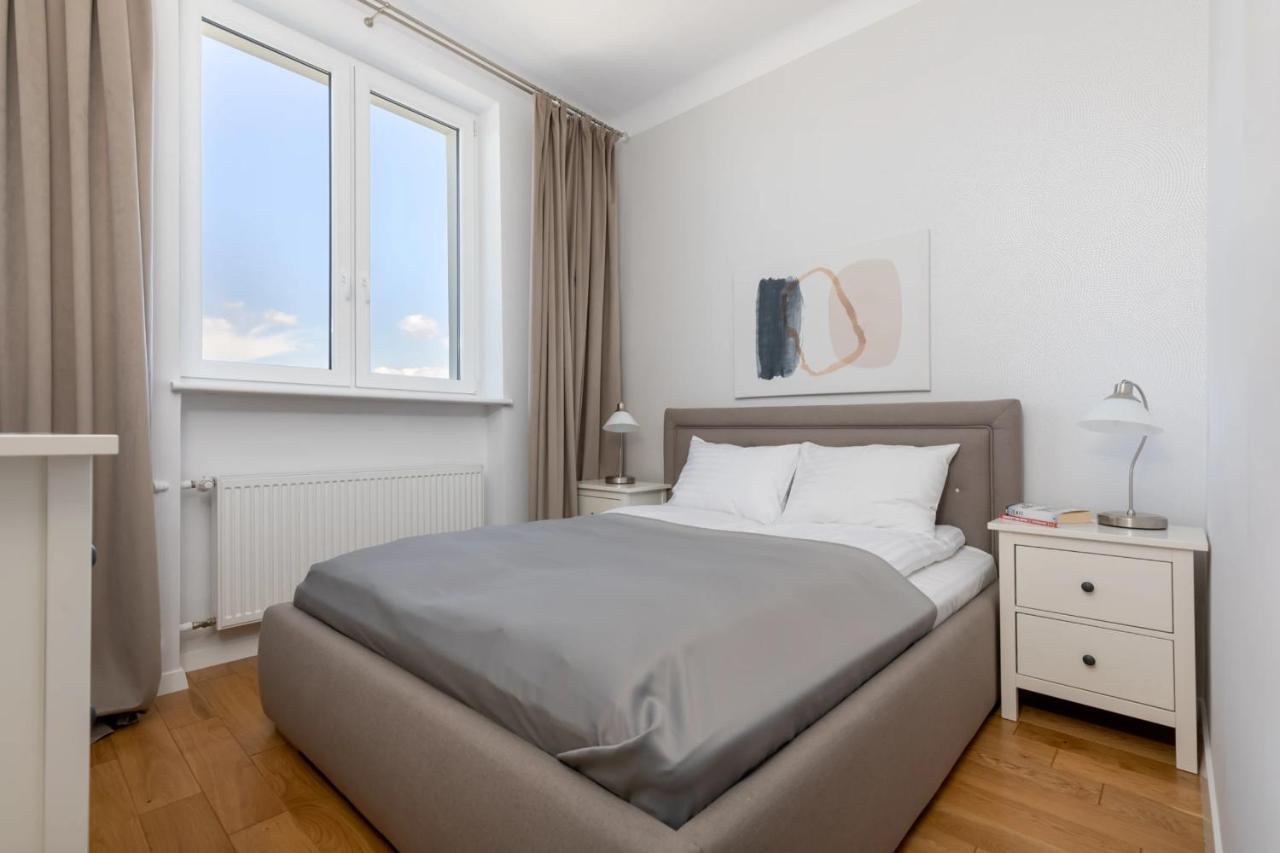 Przestronny Z Widokiem Na W Warszawie Apartment